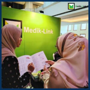 Our team explaining Accutron Nitrous Oxide