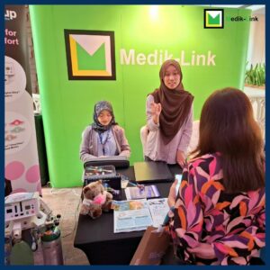 Our team explaining Accutron Nitrous Oxide