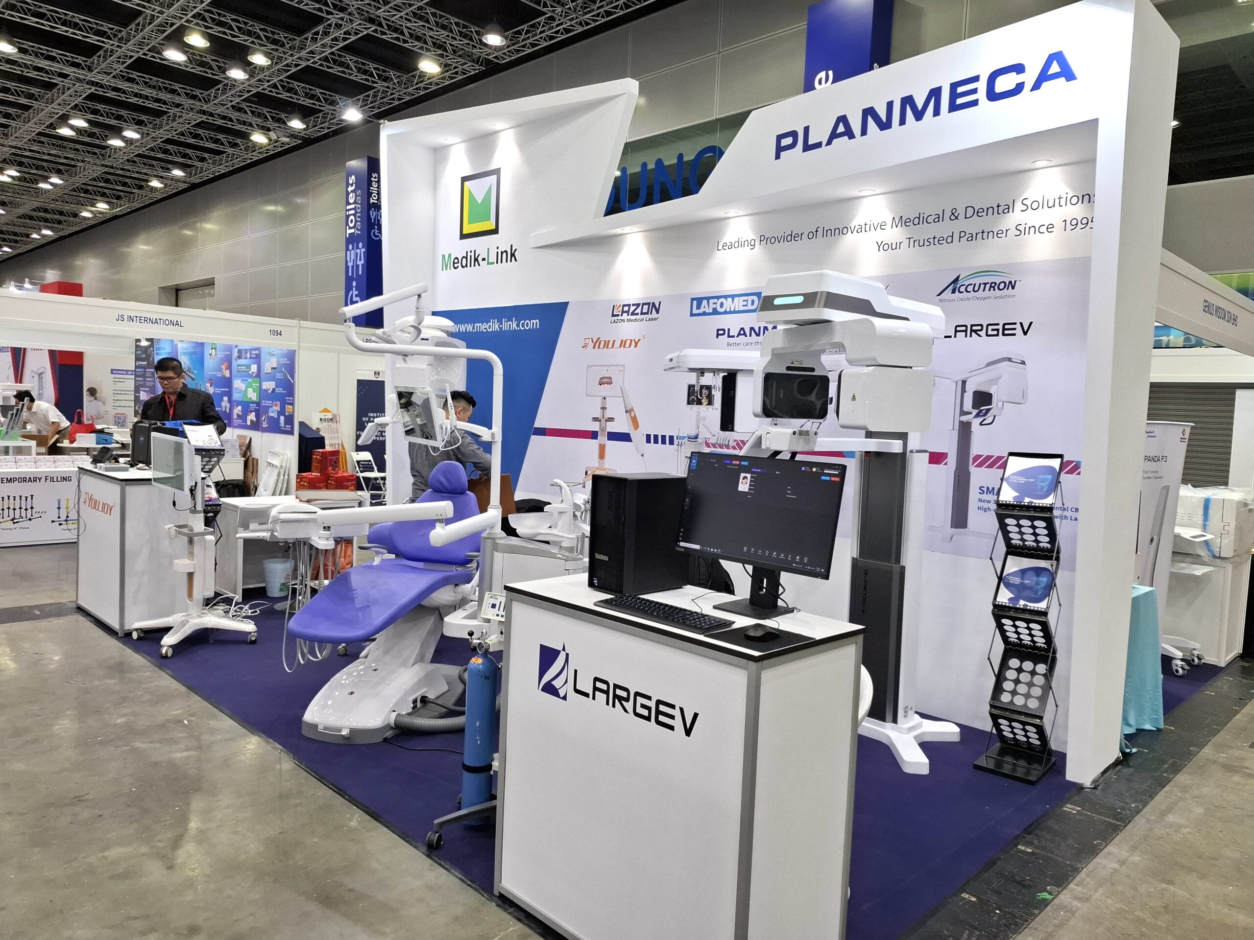 Medik-Link booth at SCATE 2025