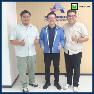 Medik-Link Engineers at Planmeca Digital Academy Shanghai