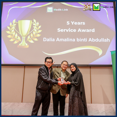 Medik-Link 30th Anniversary - 5 years long service award - Dalia