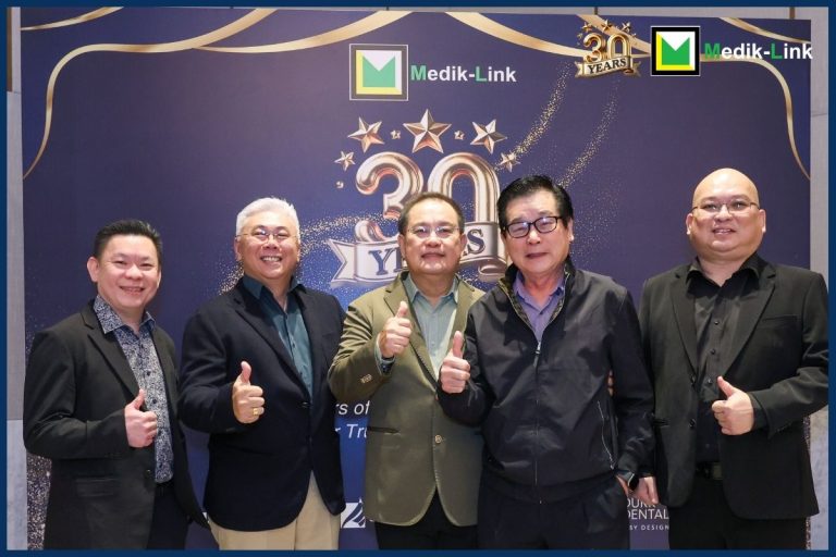 Medik-Link 30th Anniversary Group Photos - MedicWold