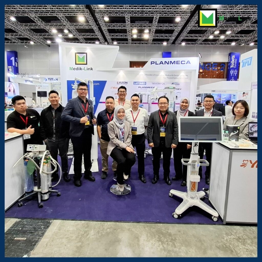 Medik-Link Dental & LargeV Team Group Photo @ MIDEC KLCC 2025
